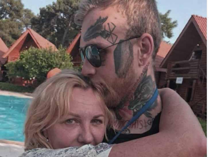 Вслед за сыном-фриком: Елена Яковлева рассказала о своей секретной татуировке - Экспресс газета