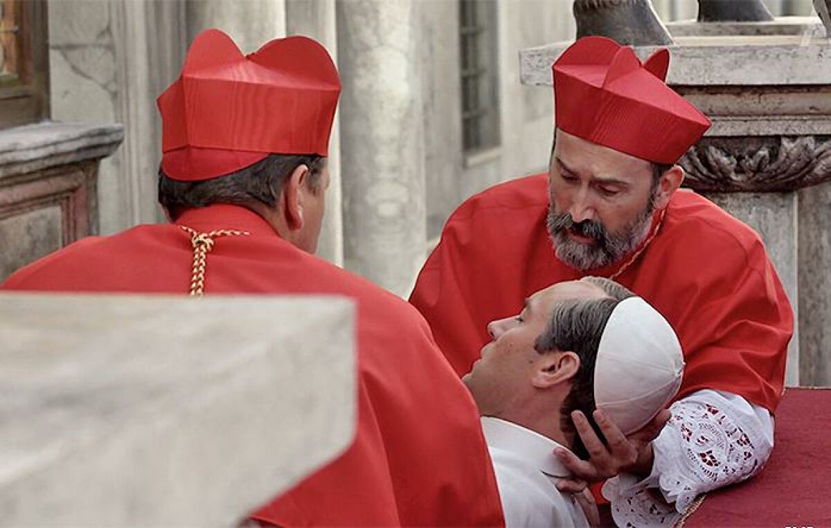 Новый папа отзывы. Кардинал Дюссолье молодой папа. Джуд Лоу новый папа.