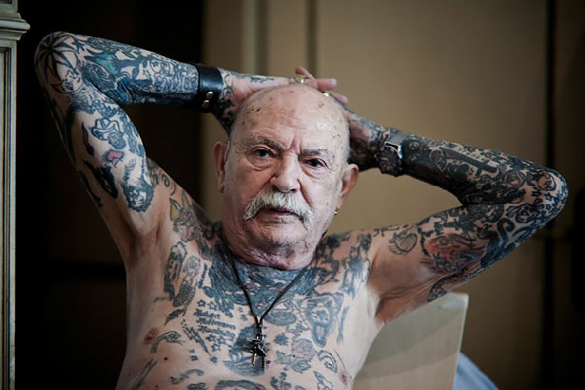 Татуировки в старости или история одного пенсионера