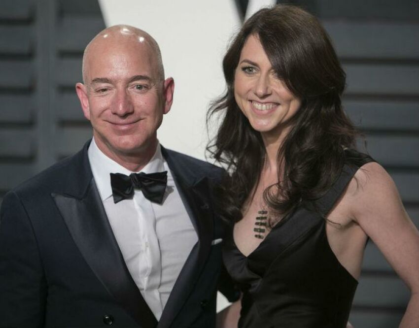 За что владелец Amazon потратил 165 млн.дол. на роскошный особняк: разбираемся в богатствах миллиардера
