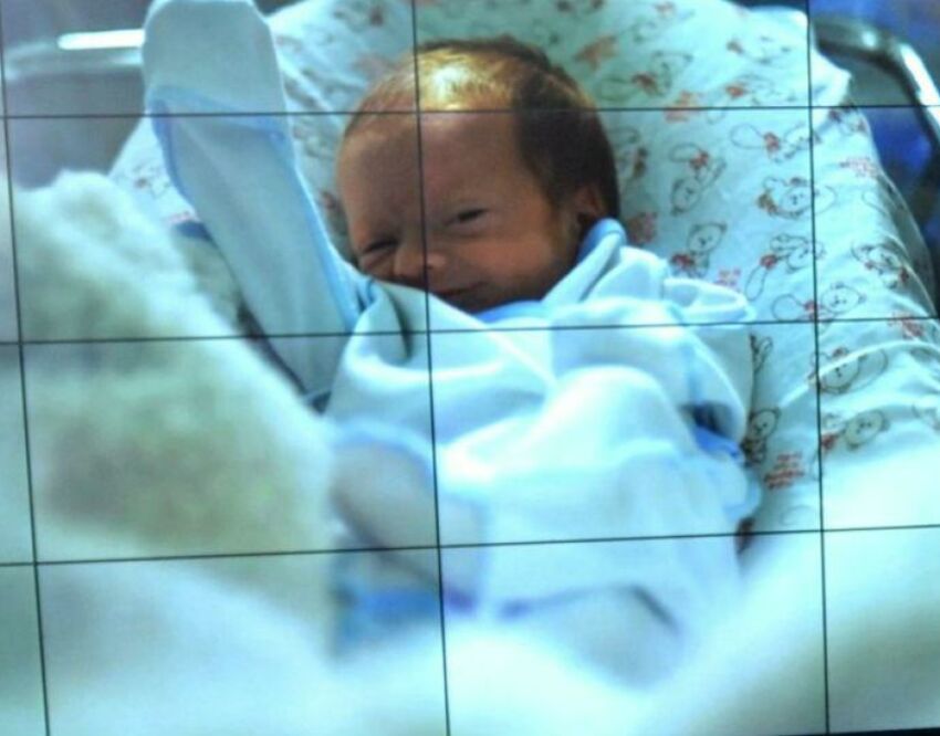 Ребенок из Португалии. Самый крупный ребенок рожденный в СПБ В 2012. Родила самого замечательного мальчика. Мать родила от своего сына ребенка случаи. Дети рожденные 2014 году
