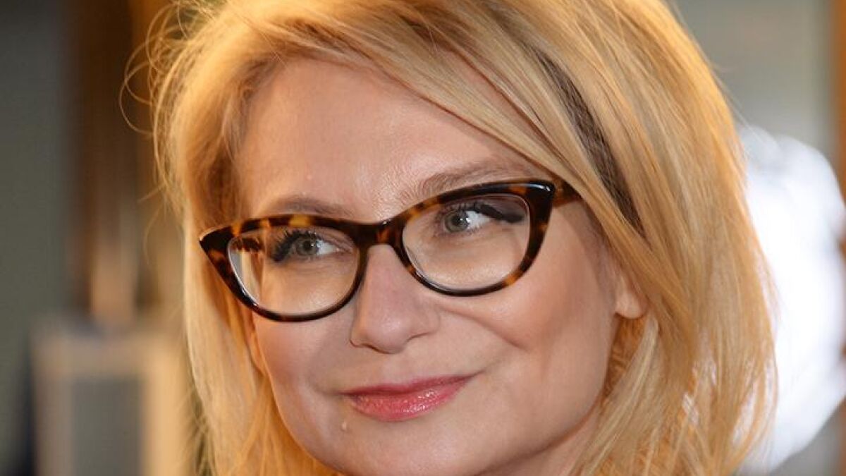 «Линзы сильно уменьшают глаза»: Хромченко дала советы по макияжу для «очкариков»