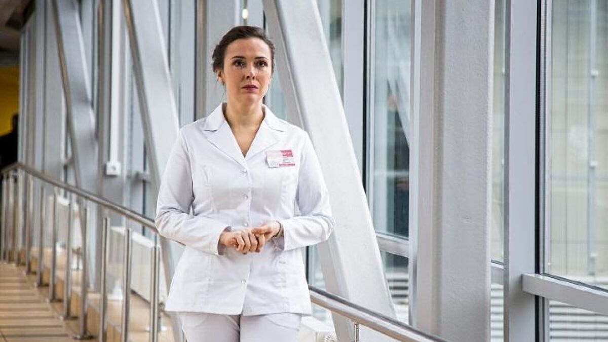 Звезда сериала «Спросите медсестру» Елена Панова: «Меня замотали в  полиэтилен, чтобы не замерзла под дождем»