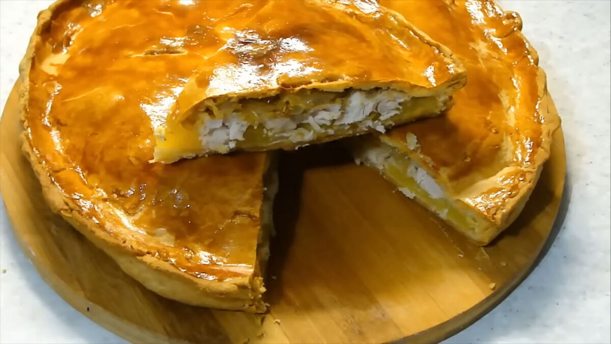 Сочный пирог с курицей из слоеного теста. Рецепт | Yemek Tarifi | Yemek tarifleri, Yemek, Gıda