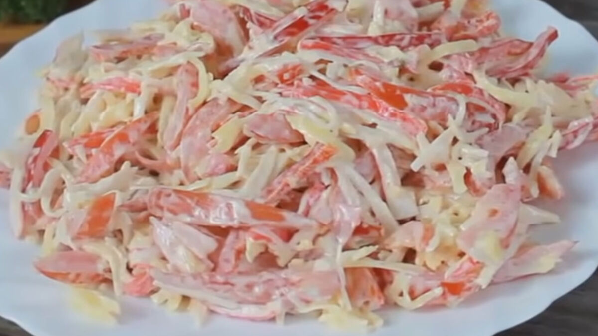 Ингредиенты для «Салат из крабовых палочек и помидоров»:
