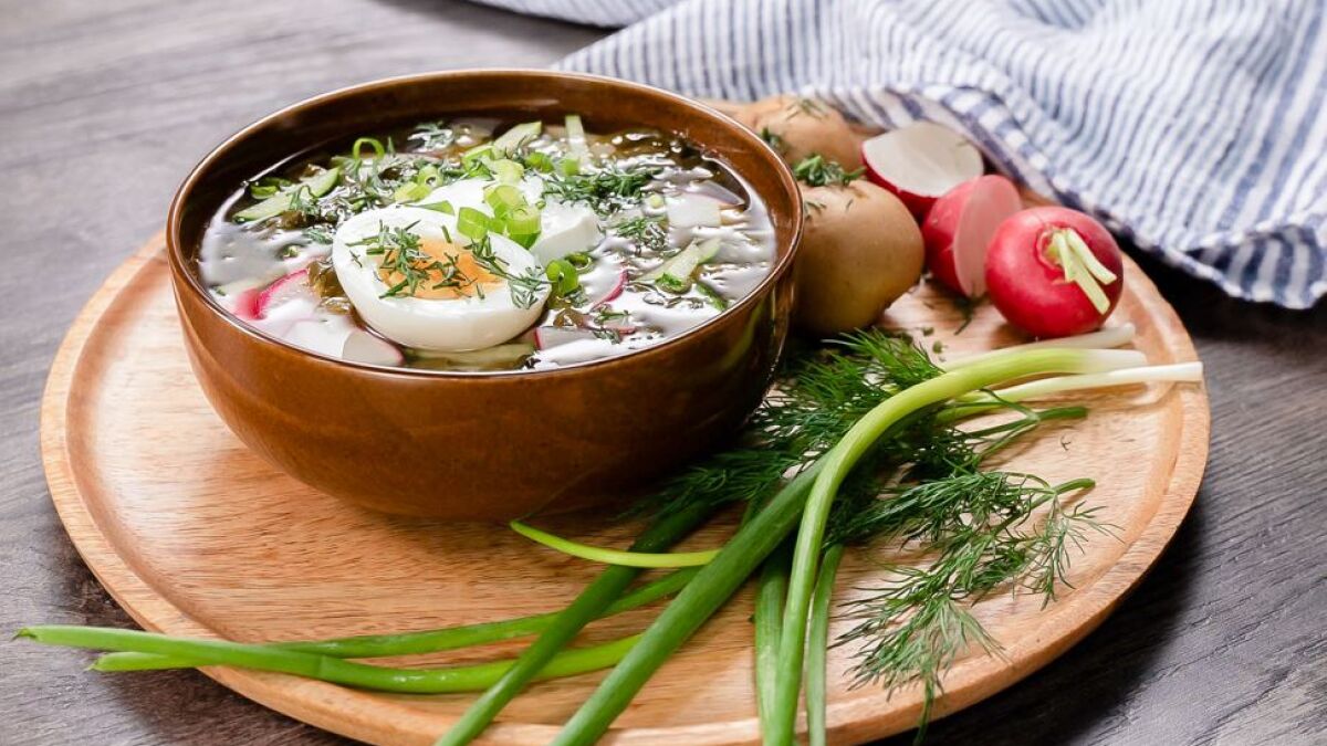 Как приготовить суп со щавелем и яйцом