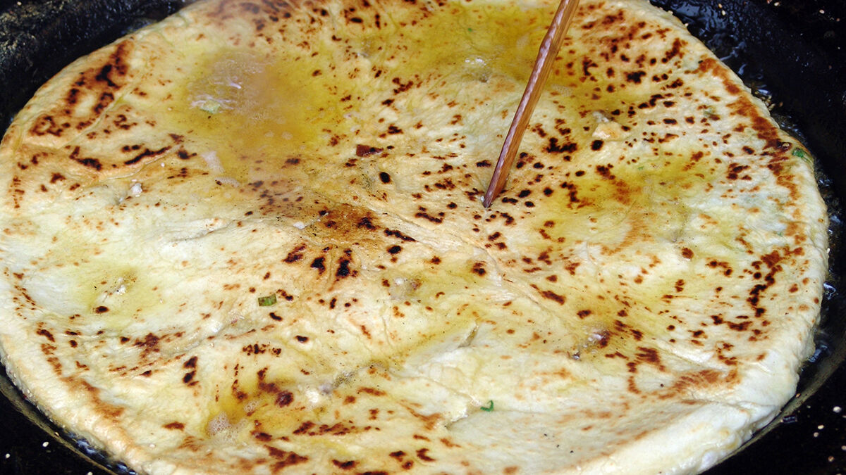 Лепешки с сыром и зеленью на сковороде рецепт с фото пошагово