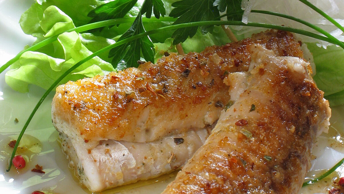 Красная рыба жареная на сковороде | Рецепт с фото