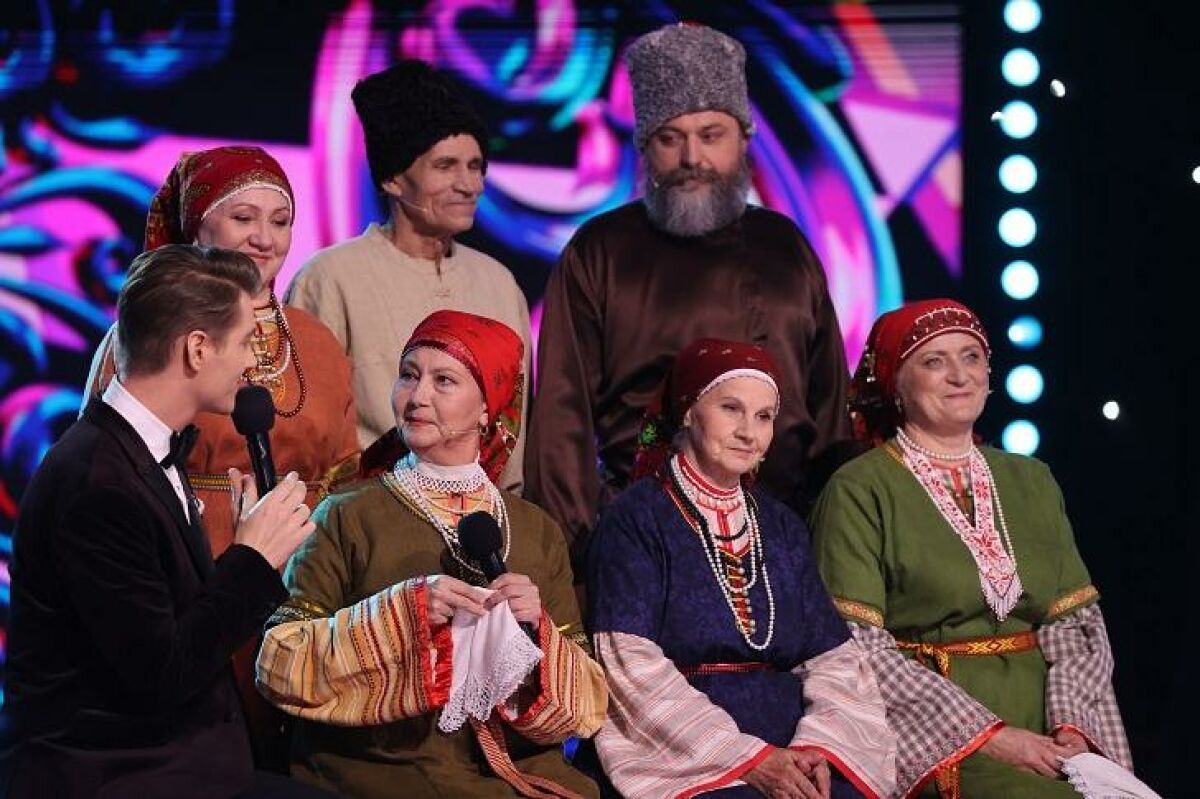 Алексей Воробьев и казачий хор «Старина». Фото: